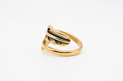 Feather & Tail Ring Gold